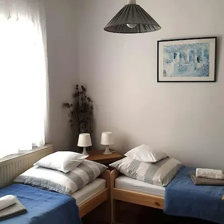 Keszi Szeli Vendeghaz Apartment *